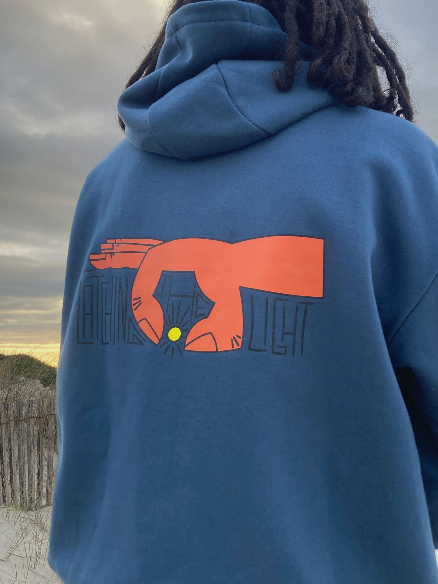 Kapuzenpullover „catching the light“ – Unisex, vegan, Illustration Hoodie